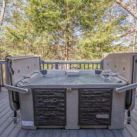 Wooded Bliss Hot Tub Single Level Cabin With No Steps Rocking Chairs And Wooded Views Pigeon Forge Kültér fotó