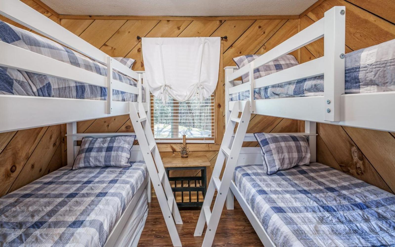 Wooded Bliss Hot Tub Single Level Cabin With No Steps Rocking Chairs And Wooded Views Pigeon Forge Kültér fotó