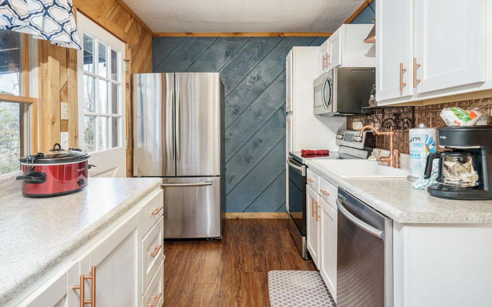 Wooded Bliss Hot Tub Single Level Cabin With No Steps Rocking Chairs And Wooded Views Pigeon Forge Kültér fotó