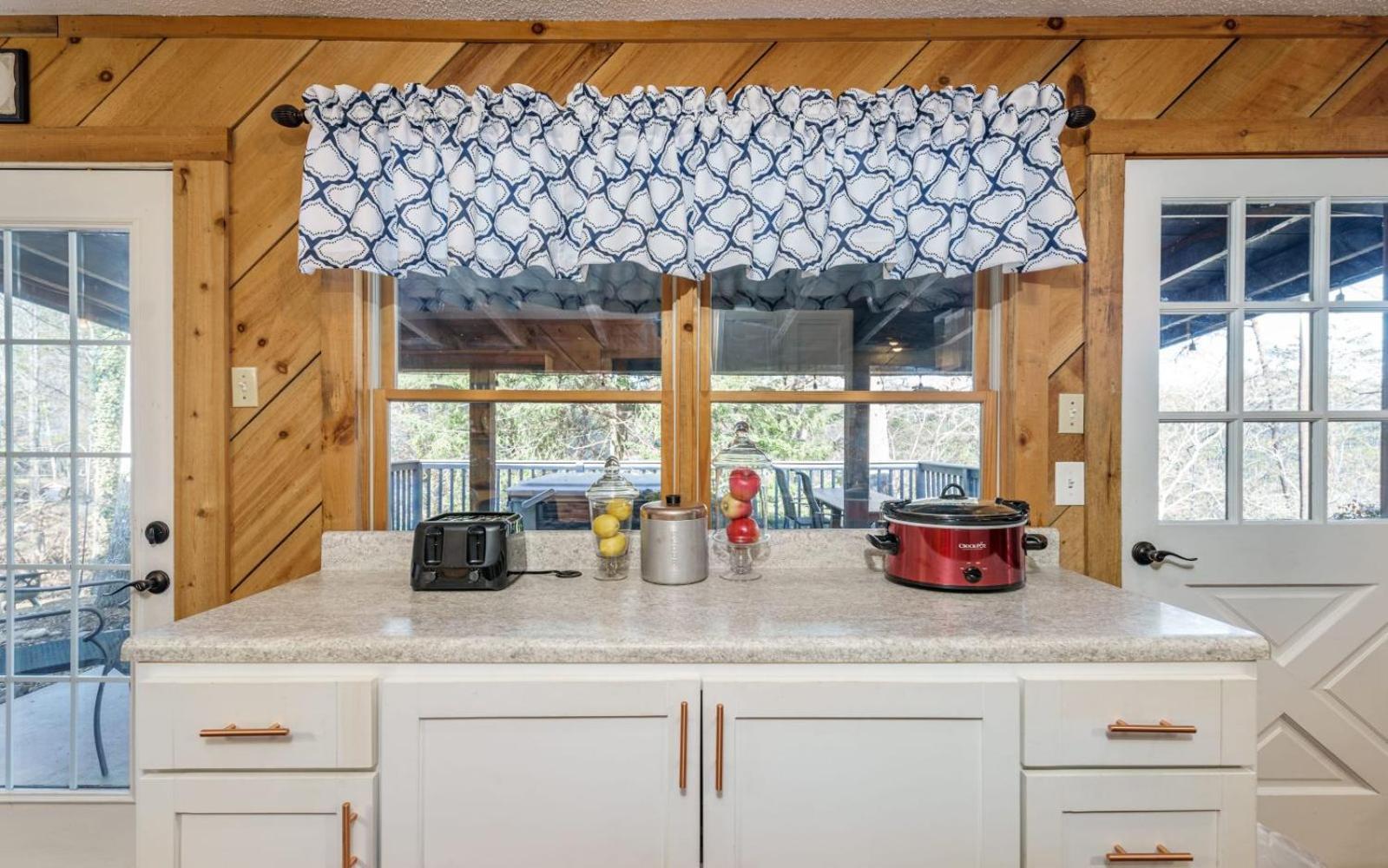 Wooded Bliss Hot Tub Single Level Cabin With No Steps Rocking Chairs And Wooded Views Pigeon Forge Kültér fotó